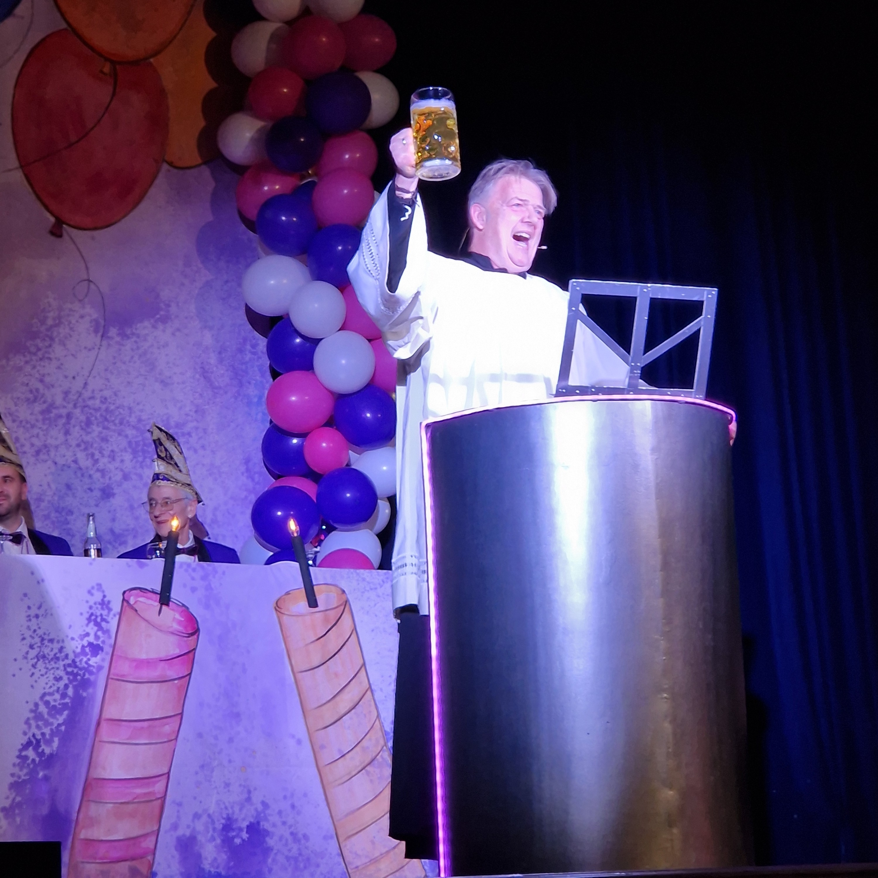 Christoph Schäfer als Parrer von Pungscht